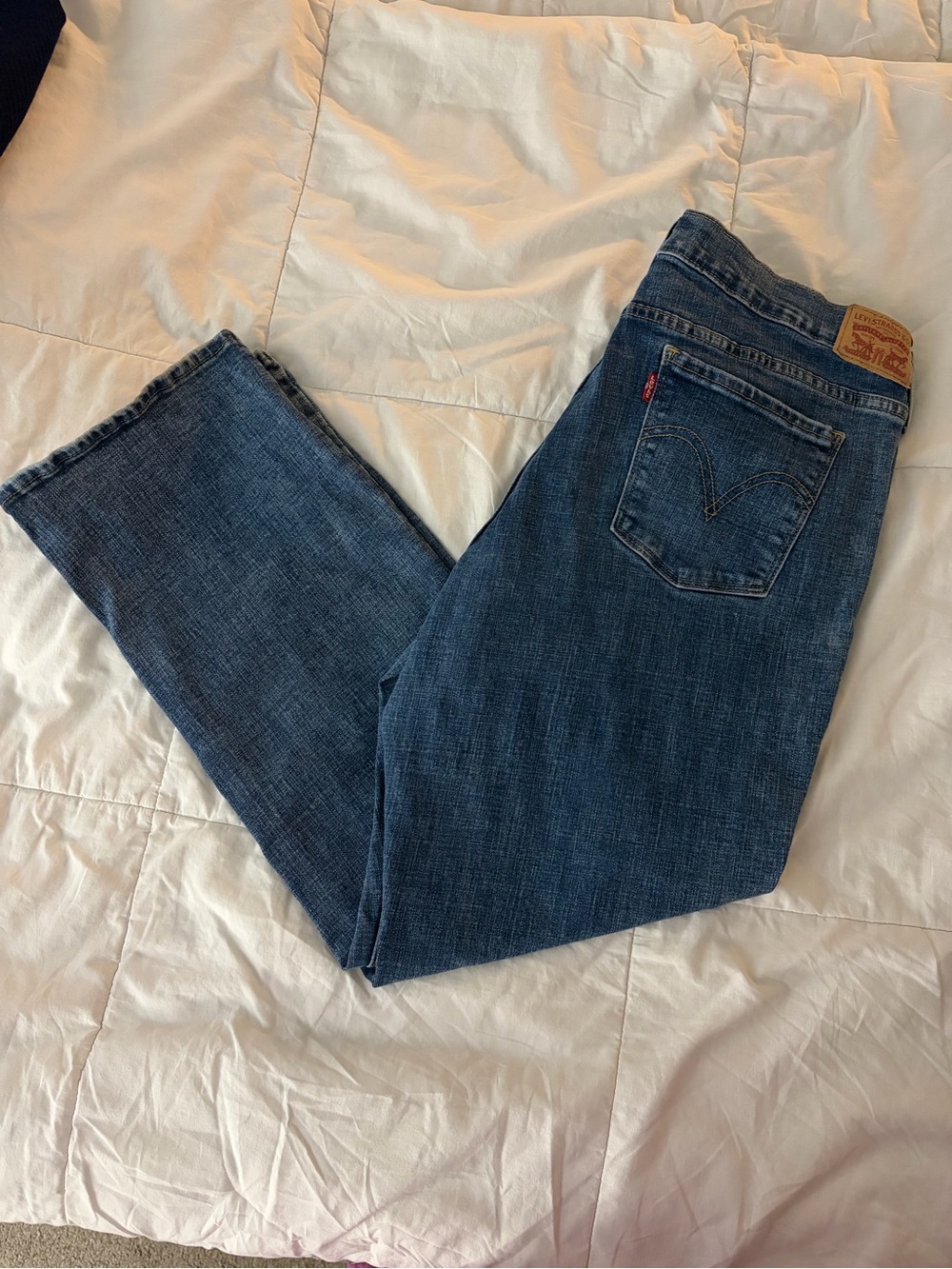 Levi's Women's Straight Leg Jeans in Indigo Blue